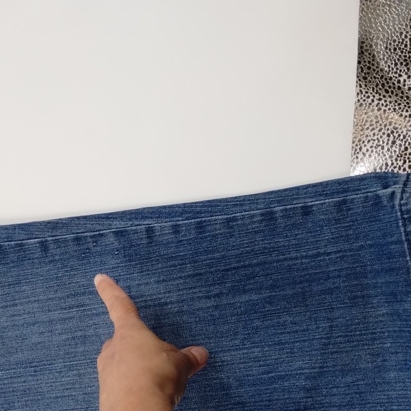 Old Navy women's size 10 blue denim capri mid rise flap pockets - Picture 9 of 12